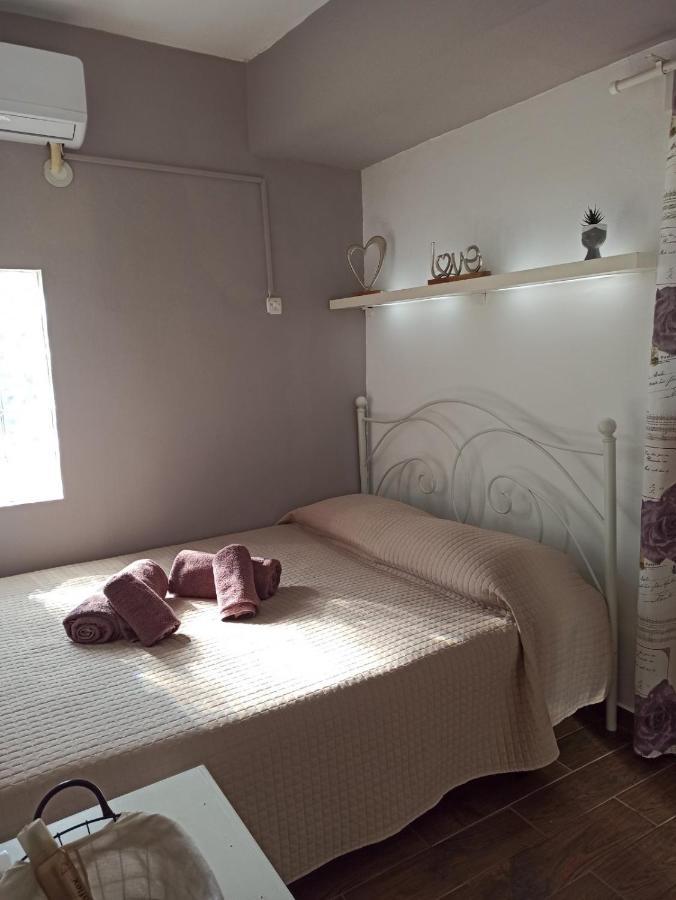 M&M Small House Rhodes City Extérieur photo